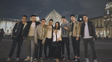咸蛋家主播抵達(dá)巴黎，開啟巴黎時裝周時尚之旅！