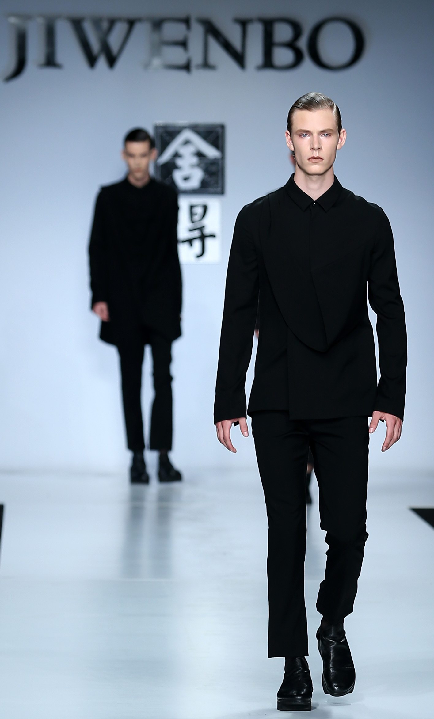 米蘭男裝周：計(jì)文波舍得2014春夏高級(jí)成衣發(fā)布會(huì)