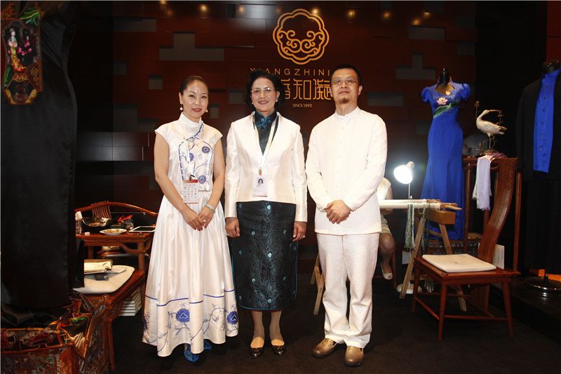 中國高級定制服裝品牌“香知凝”成為2014 APEC女性領袖峰會唯一官方指定高級定制品牌