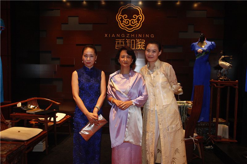 中國高級定制服裝品牌“香知凝”成為2014 APEC女性領袖峰會唯一官方指定高級定制品牌