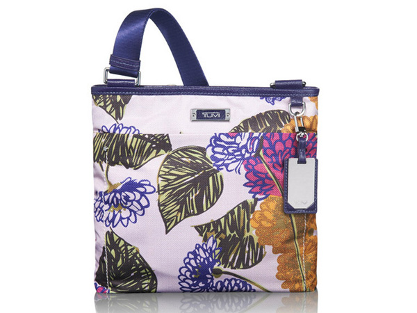 Tumi x Anna Sui 聯名設計系列母親節獻禮