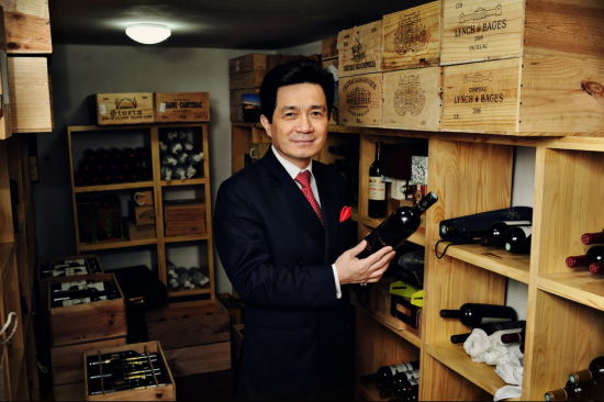 對葡萄酒考究的陶景洲，對葡萄酒具的選擇也非常考究。