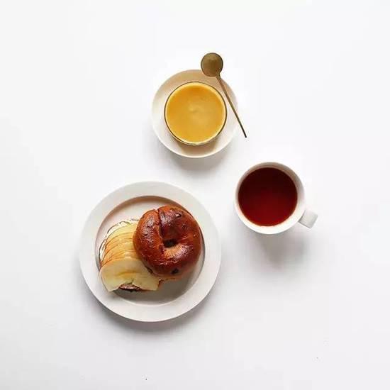跟 Instagram 達人學(xué)習(xí)拍攝餐桌上的食物
