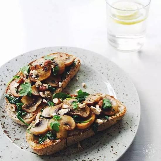 跟 Instagram 達人學習拍攝餐桌上的食物