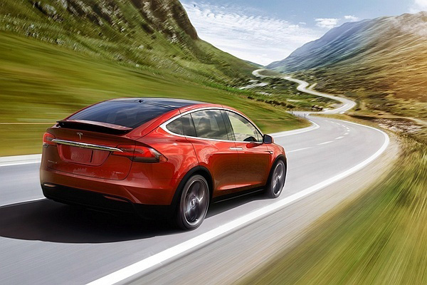 特斯拉首推頂級Signature Red版Model X