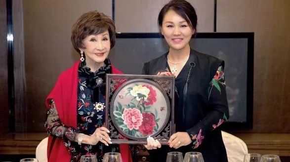 “國際美容教母”—鄭明明女士來詩麗堂，她都干了些什么呢？