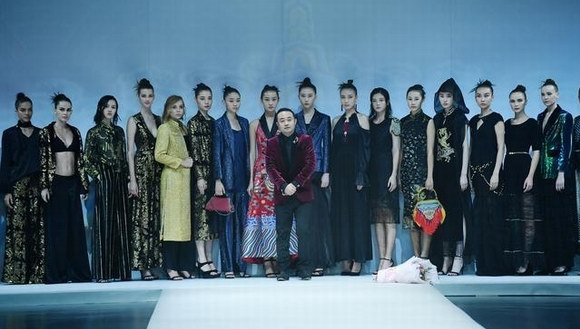 David Sylvia·郝為民 2019SS中國國際時裝周： 越七海之界、見七味之情！