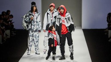 安踏攜手 RICO LEE掀起“工業(yè)革命”，未來感大秀點(diǎn)亮上海時(shí)裝周