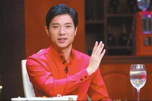 和大佬學穿衣 看李彥宏這些年的穿衣風格