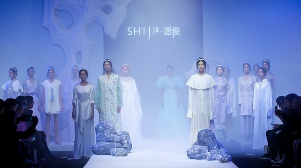 “越”設計，越精絕 SHIJI時集2020春夏系列設計師屠俊發布會