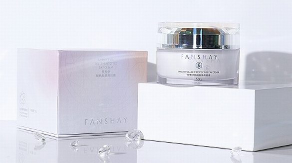 新品首發(fā)|梵秀伊煙酰胺煥亮日霜，煥耀肌膚「白月光」
