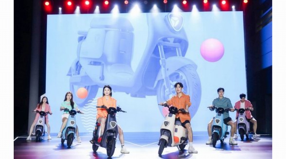 高端出行全面進(jìn)階！雅迪VFLY讓都市出行更“自由