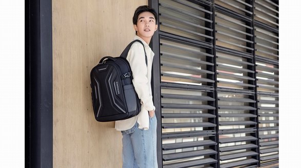 潮酷商務(wù)出行，Wenger威戈推出瑞士經(jīng)典系列Function X雙肩背包