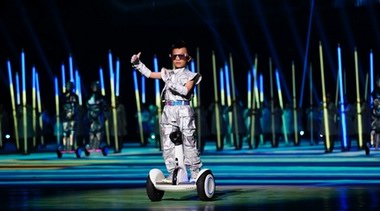 九號公司亮相全運(yùn)會(huì)開幕式，平衡車之舞科技感十足