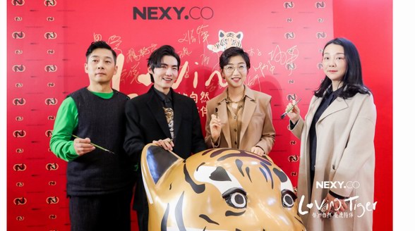 藝術為時裝插上翅膀，NEXY.CO【如虎添藝】藝術家沙龍太會玩