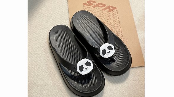 承包整個夏天的拖鞋，優調帶你穿出時尚范