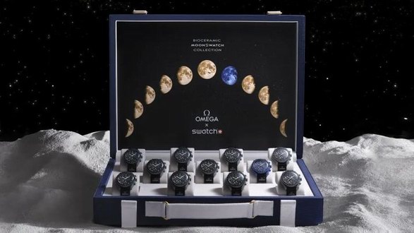MoonSwatch第二幕整盒全套集結，歐米茄用金指針召喚光明