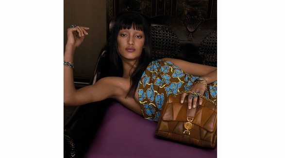 VERSACE 2025春夏系列，于斑斕色彩中迸發盎然生機