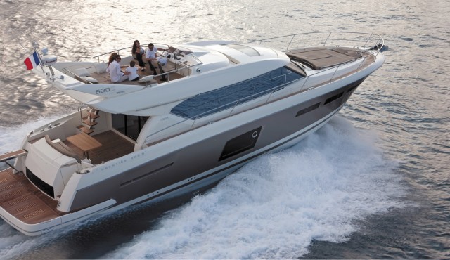 Jeanneau亞諾Prestige 620S：運動型動力艇粉絲們的最愛