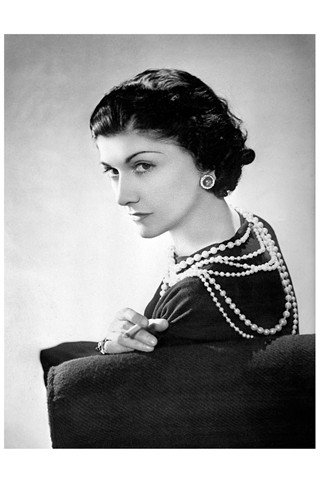 Mademoiselle Chanel和她標志性的珍珠項鏈