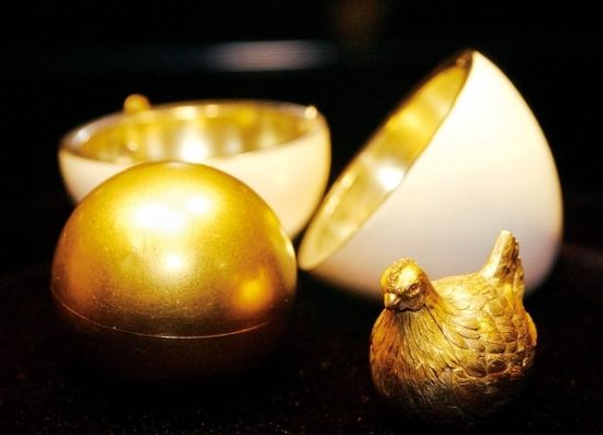 第一枚復活節彩蛋是“帝國金雞彩蛋”