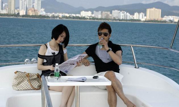 游艇俱樂部是一個特殊的社交圈，租船出海、游艇品鑒等定制服務開支不小